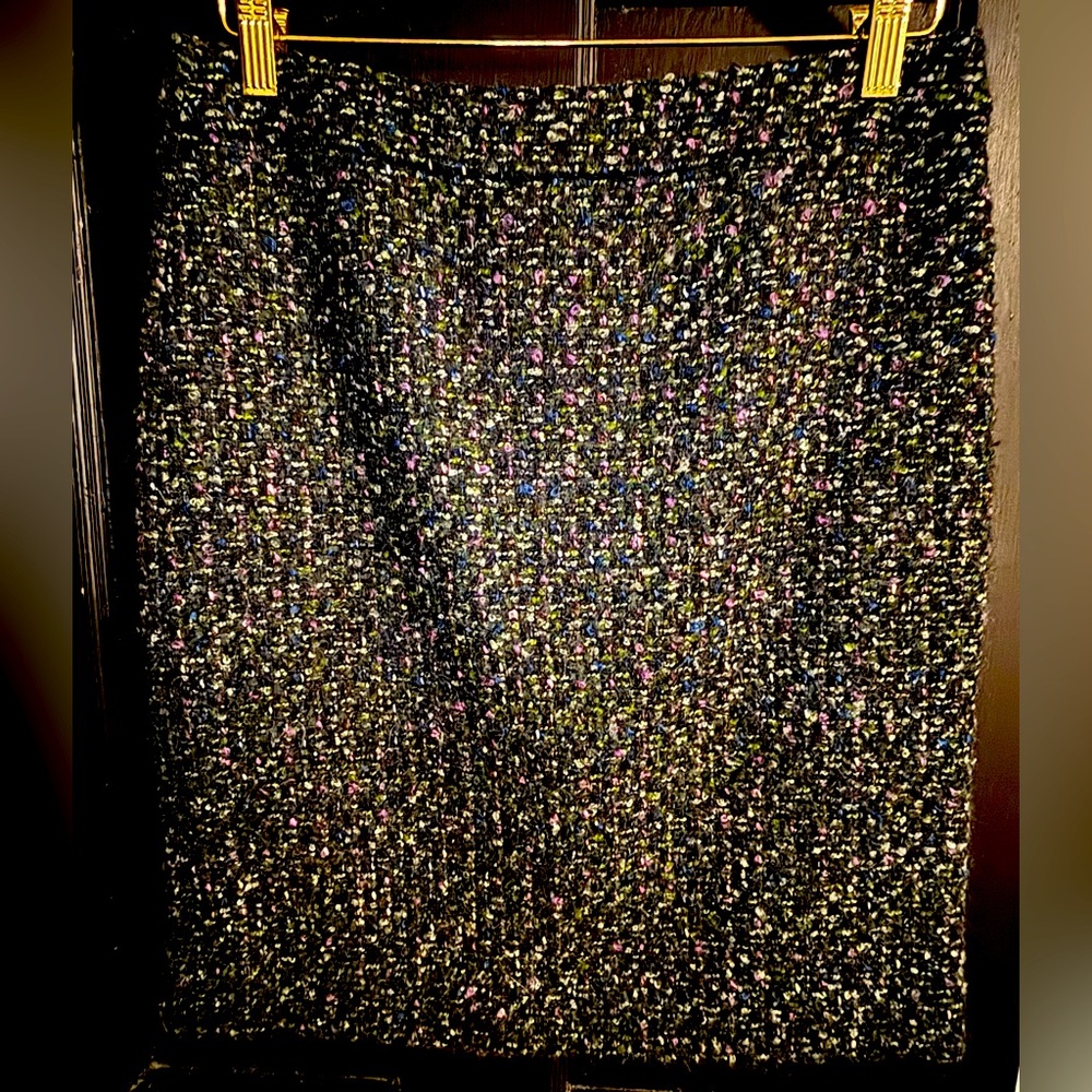 J Crew wool EUC pencil skirt size 6 black with mixed colors purple , blue, green
